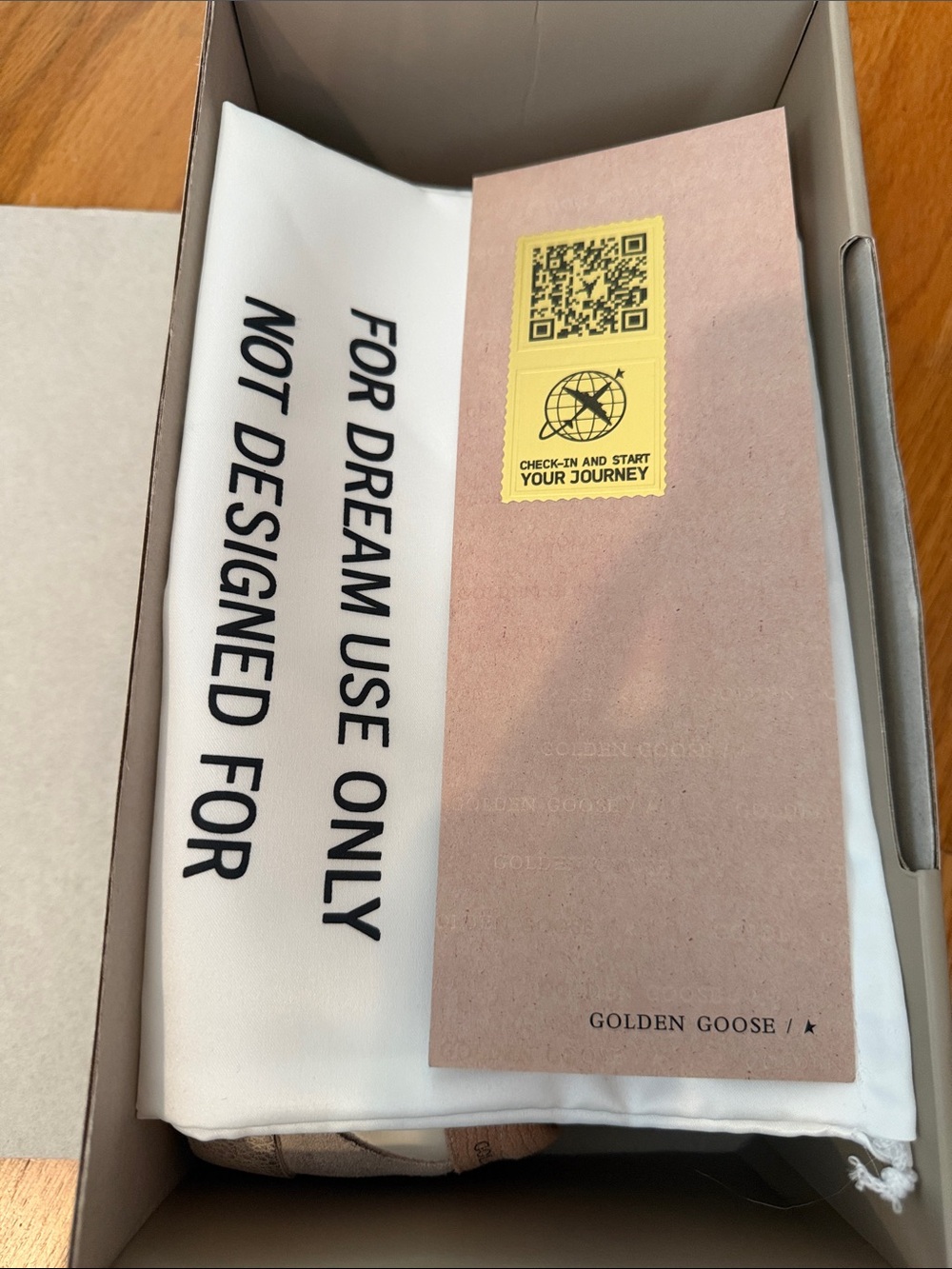Golden Goose Beige Box Interior with Handwritten Note - Picture 6 of 7